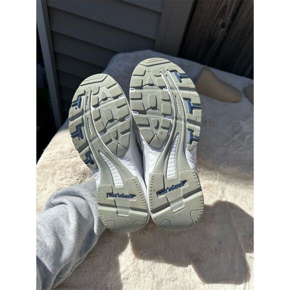 New Balance Women's Athletic Walking Sneakers White Size 8.5 - Picture 8 of 13